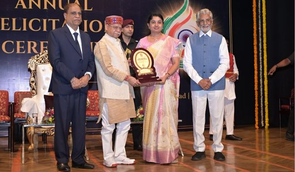 KLH Bachupally Wins Institutional Excellence Award for Social Impact