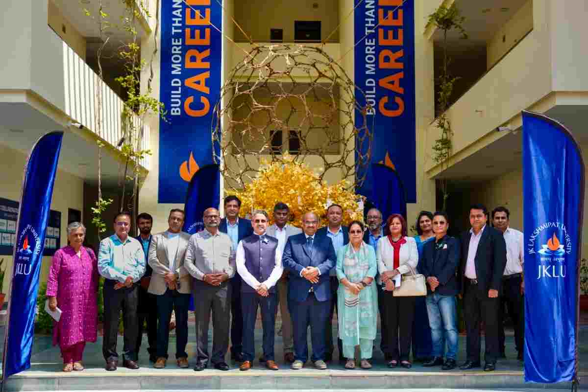JKLU Forum Explores Future of BFSI and Service Sector Careers Amid AI Disruption